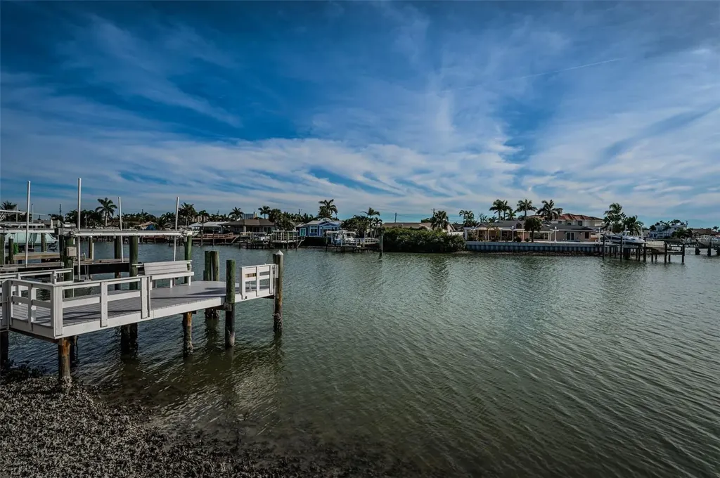 7942 3rd Avenue S St Petersburg FL 33707