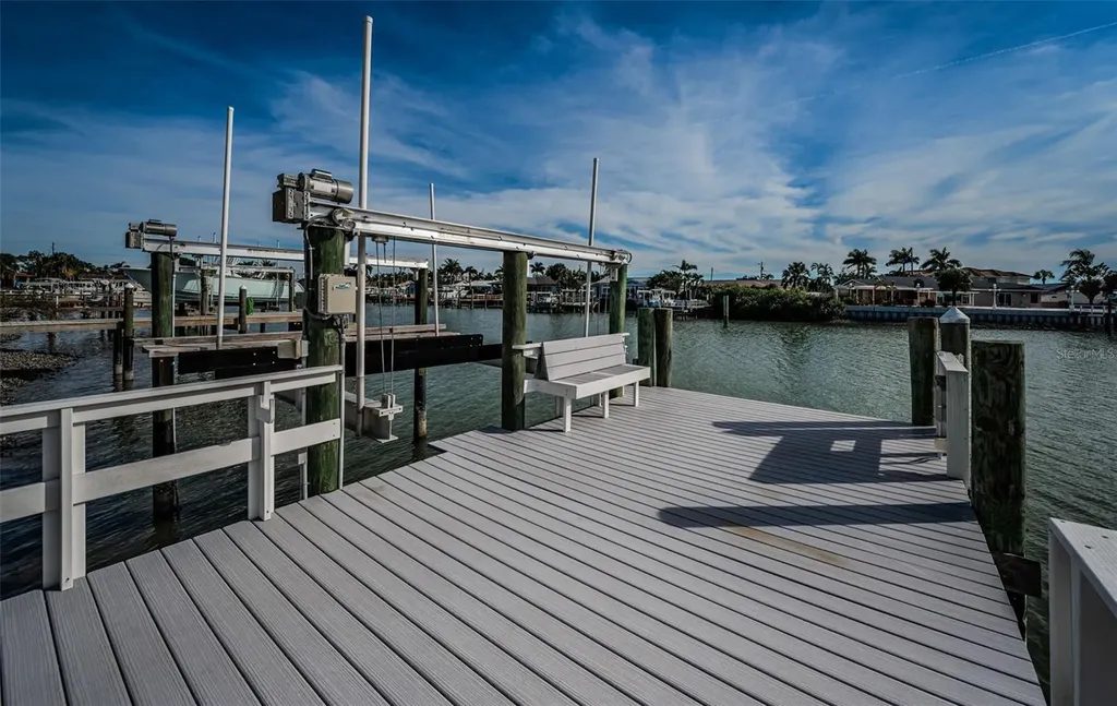 7942 3rd Avenue S St Petersburg FL 33707