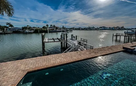 7942 3rd Avenue S St Petersburg FL 33707