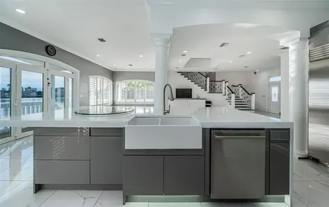 7942 3rd Avenue S St Petersburg FL 33707
