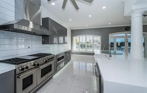7942 3rd Avenue S St Petersburg FL 33707