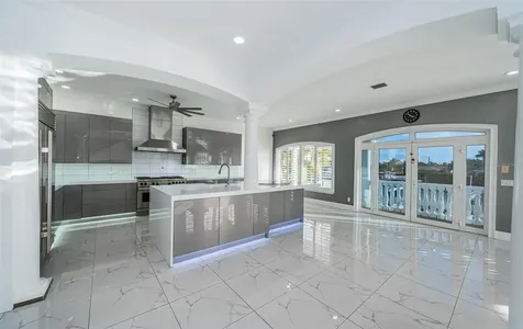 7942 3rd Avenue S St Petersburg FL 33707