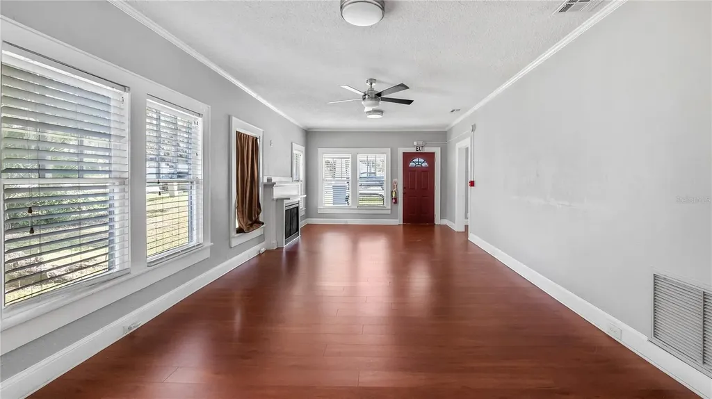 1704 W Main Street Leesburg FL 34748
