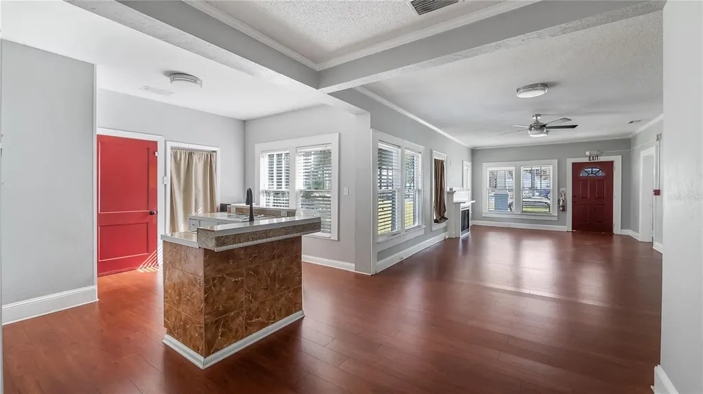 1704 W Main Street Leesburg FL 34748