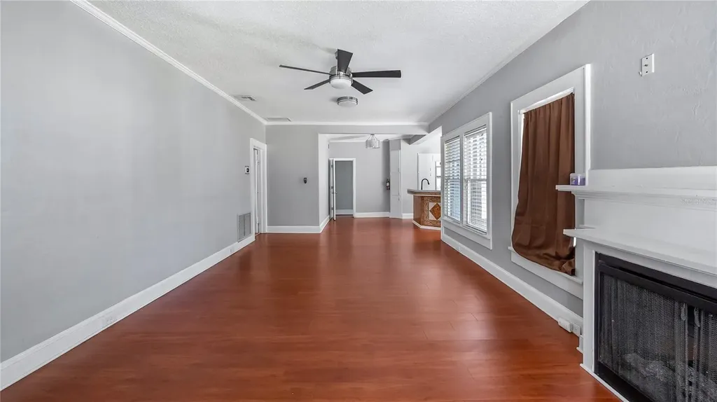 1704 W Main Street Leesburg FL 34748
