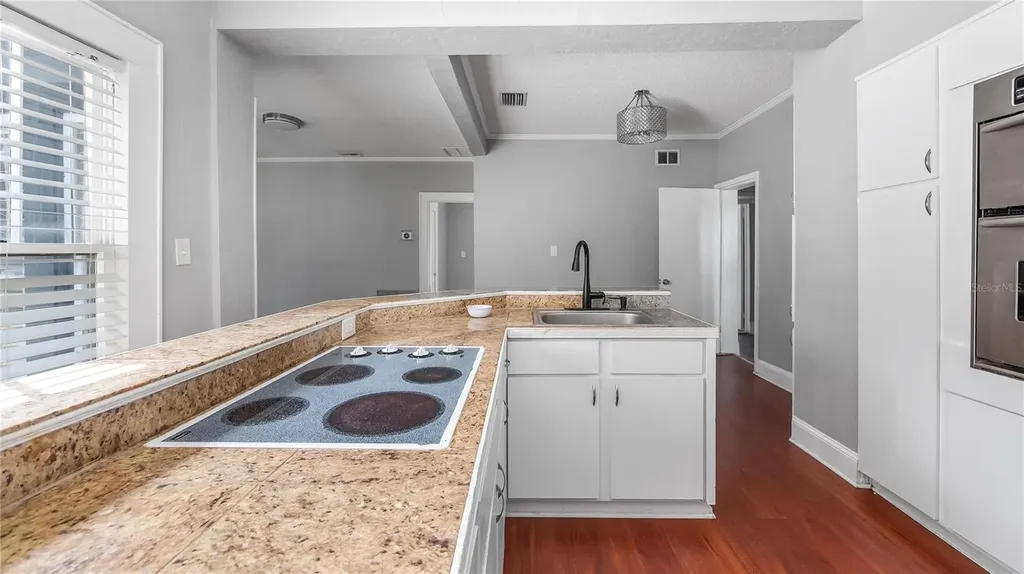 1704 W Main Street Leesburg FL 34748