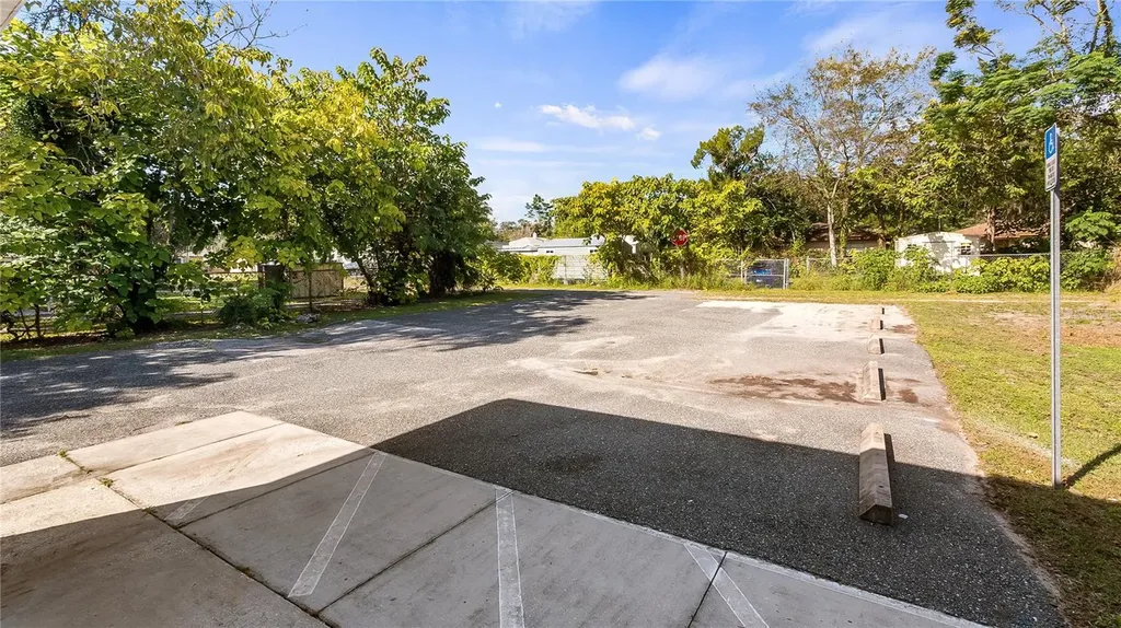 1704 W Main Street Leesburg FL 34748