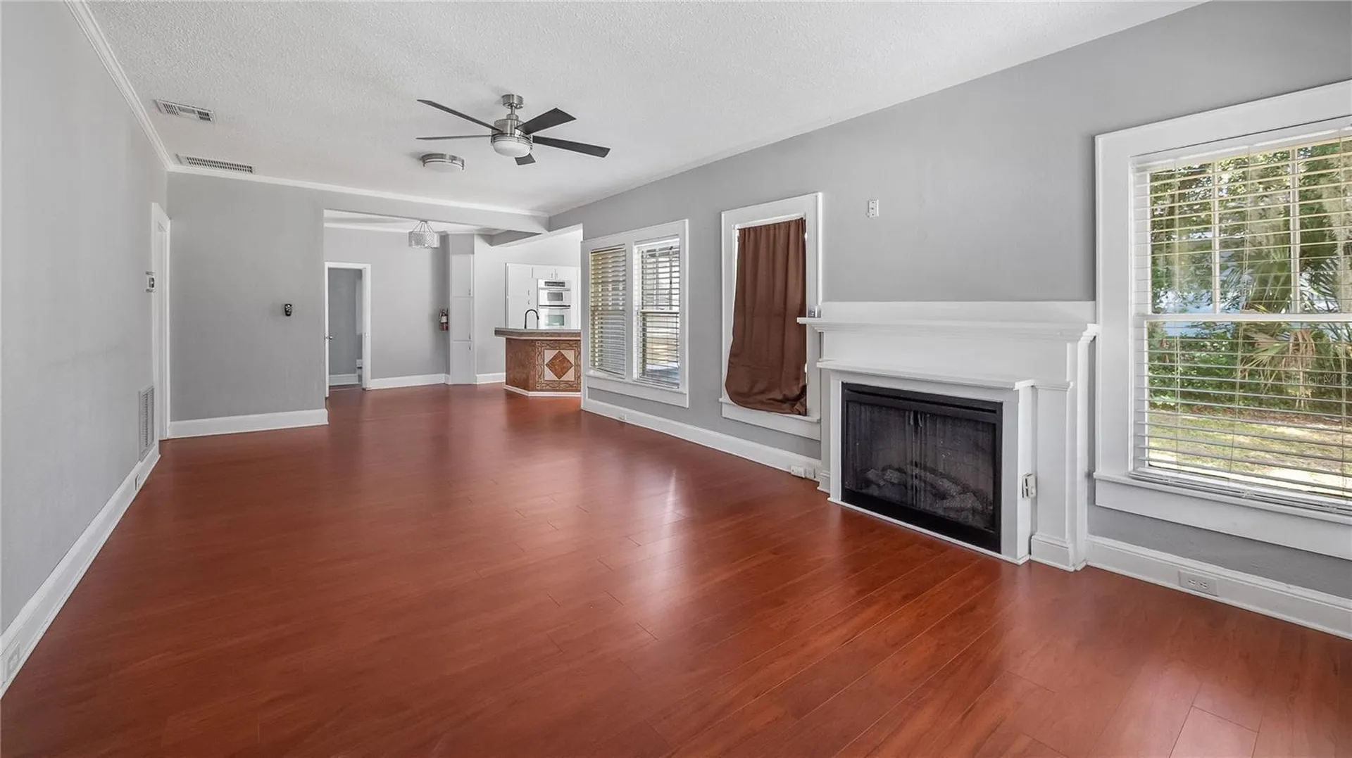 1704 W Main Street Leesburg FL 34748
