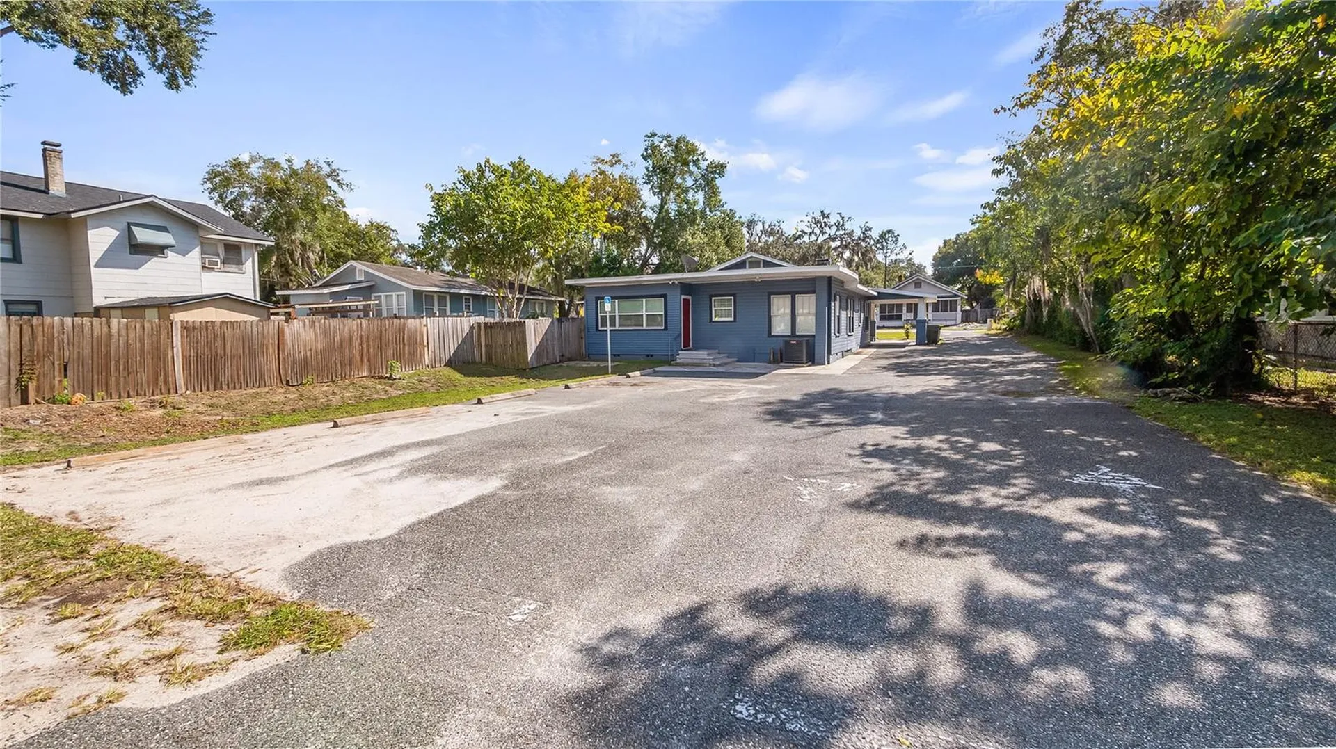 1704 W Main Street Leesburg FL 34748