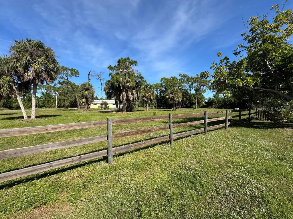 900 Crestwood Road Englewood FL 34223