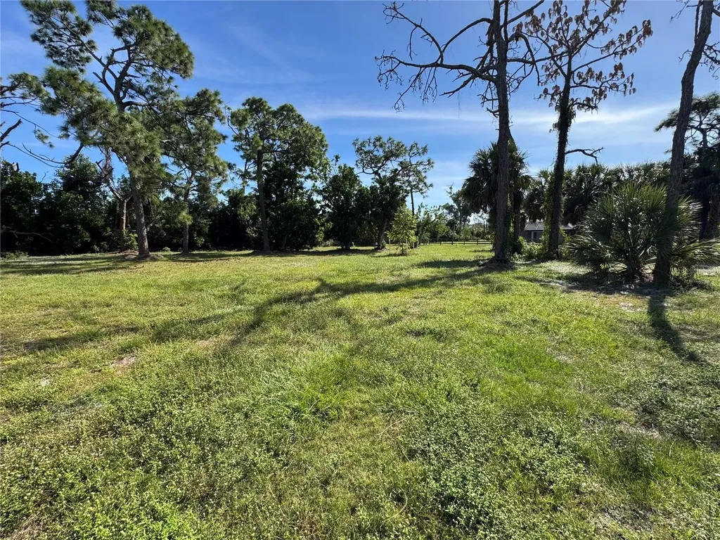 900 Crestwood Road Englewood FL 34223