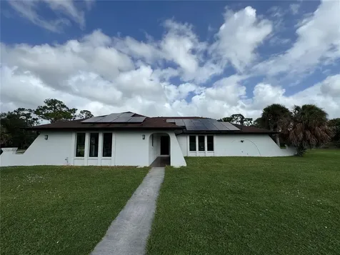 900 Crestwood Road Englewood FL 34223