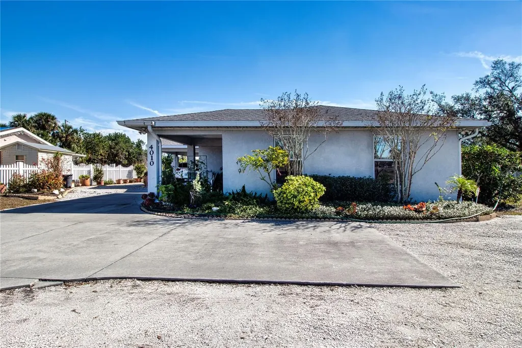 4010 N Lockwood Ridge Road Sarasota FL 34234