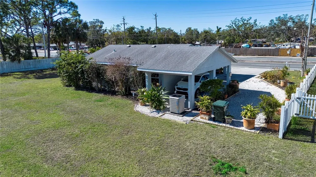 4010 N Lockwood Ridge Road Sarasota FL 34234