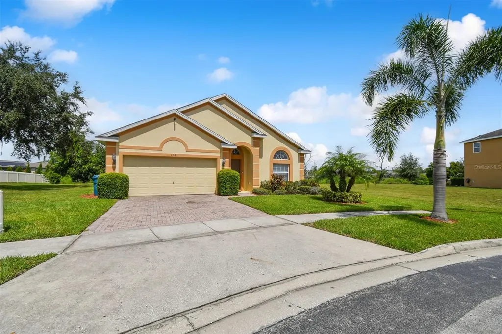 908 Andalusia Loop Davenport FL 33837