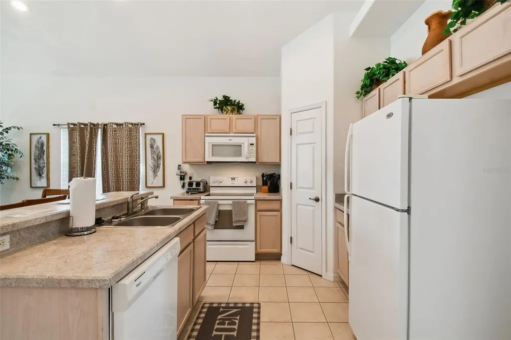 908 Andalusia Loop Davenport FL 33837