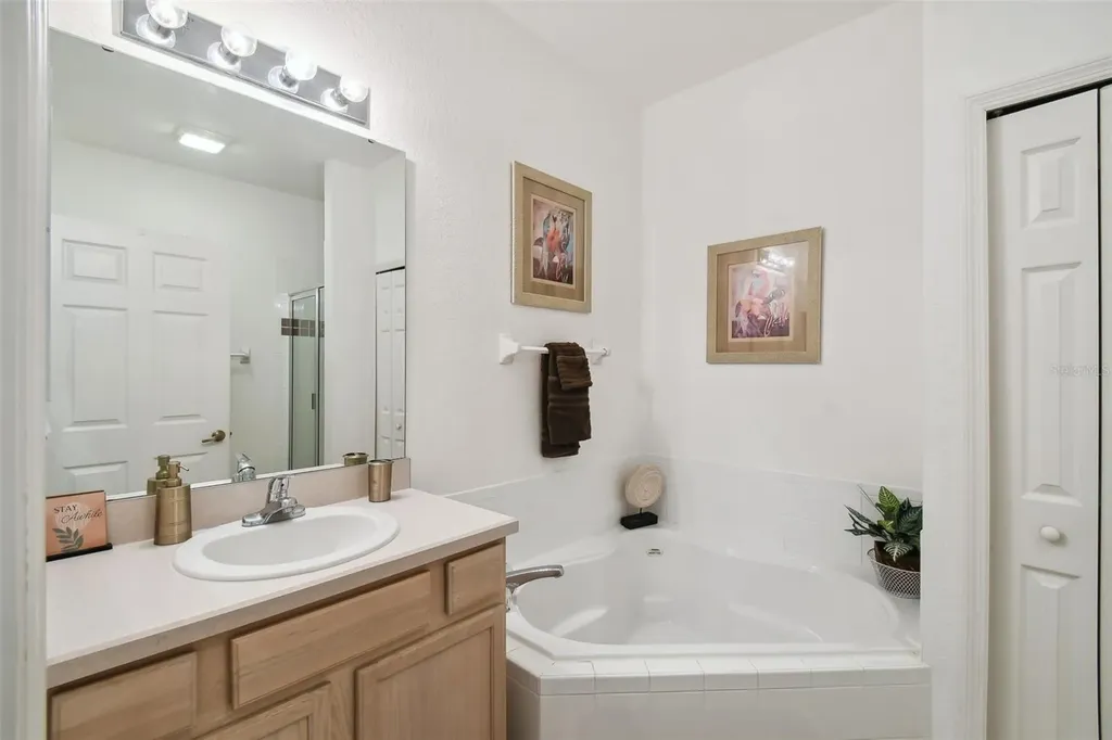 908 Andalusia Loop Davenport FL 33837