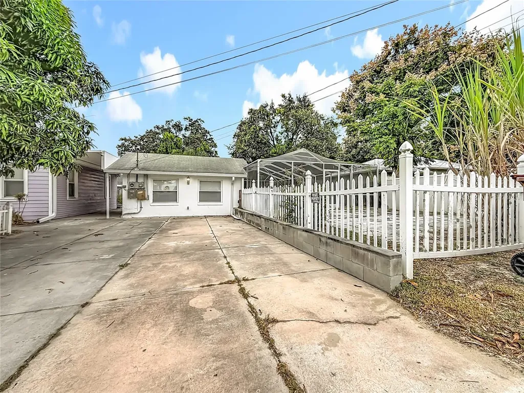 533 S Scenic Highway Lake Wales FL 33853