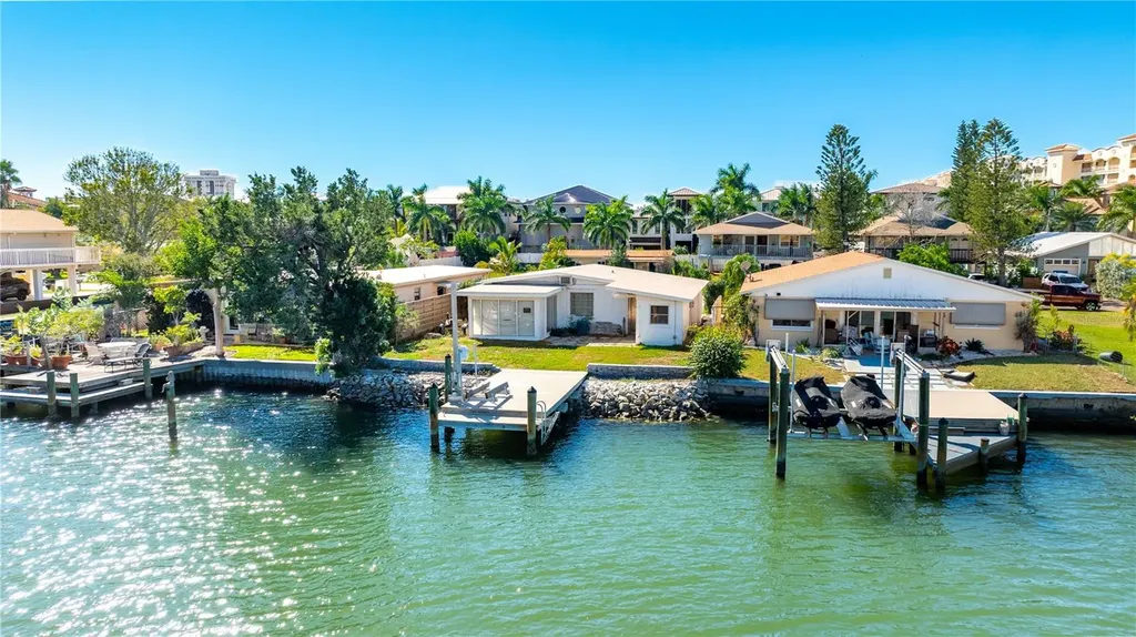17611 1st Street E Redington Shores FL 33708