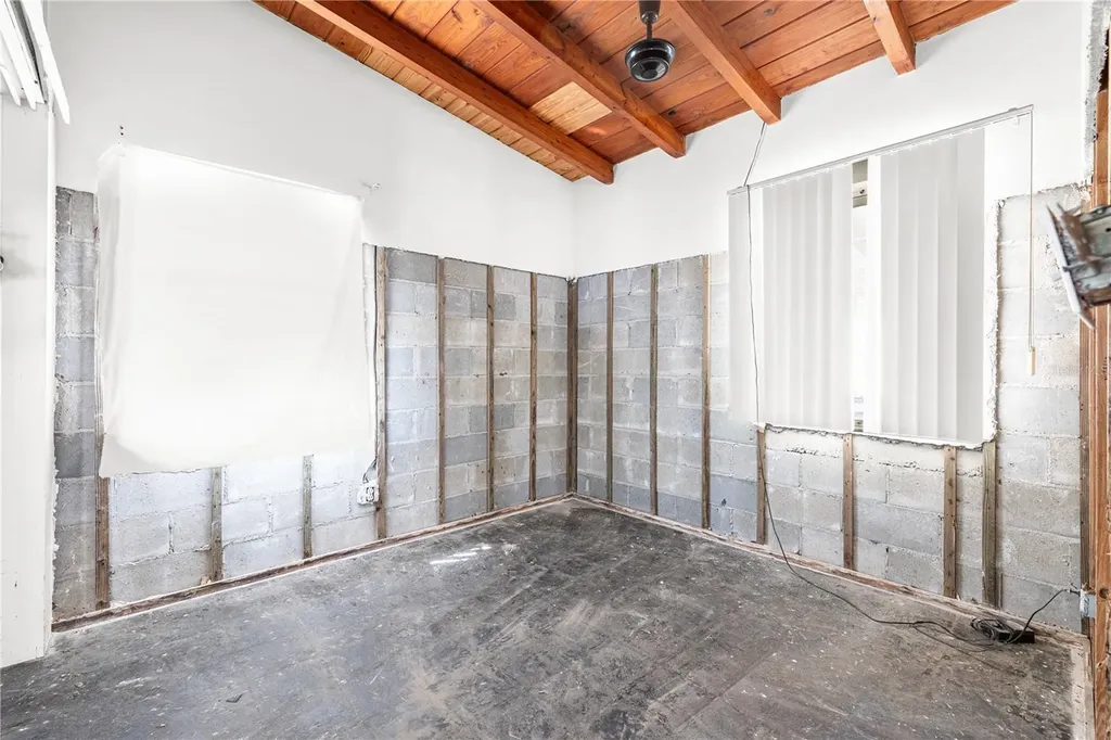 17611 1st Street E Redington Shores FL 33708