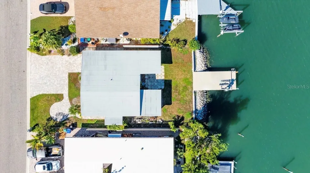 17611 1st Street E Redington Shores FL 33708