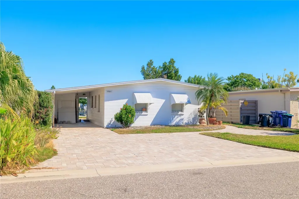 17611 1st Street E Redington Shores FL 33708