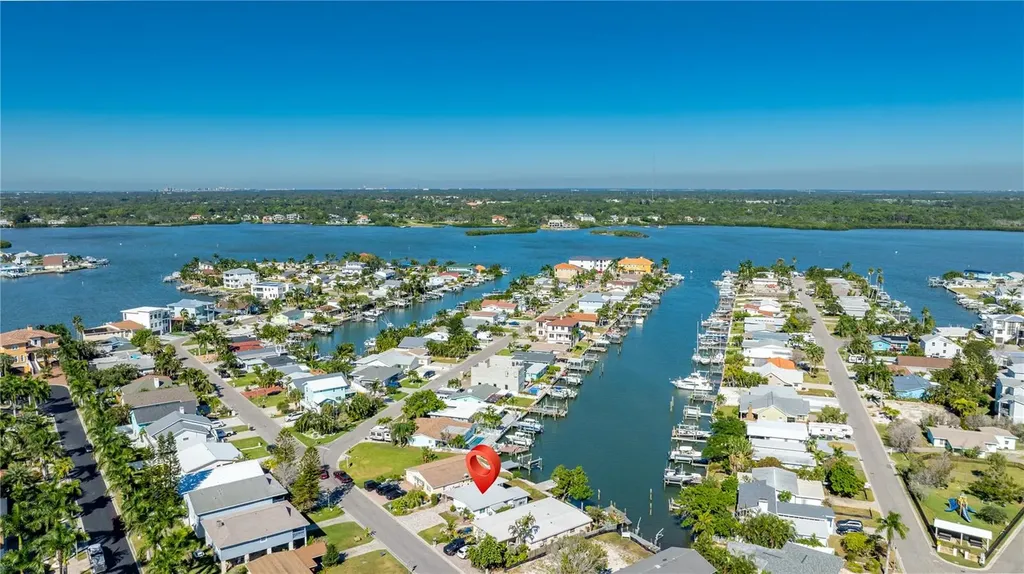 17611 1st Street E Redington Shores FL 33708