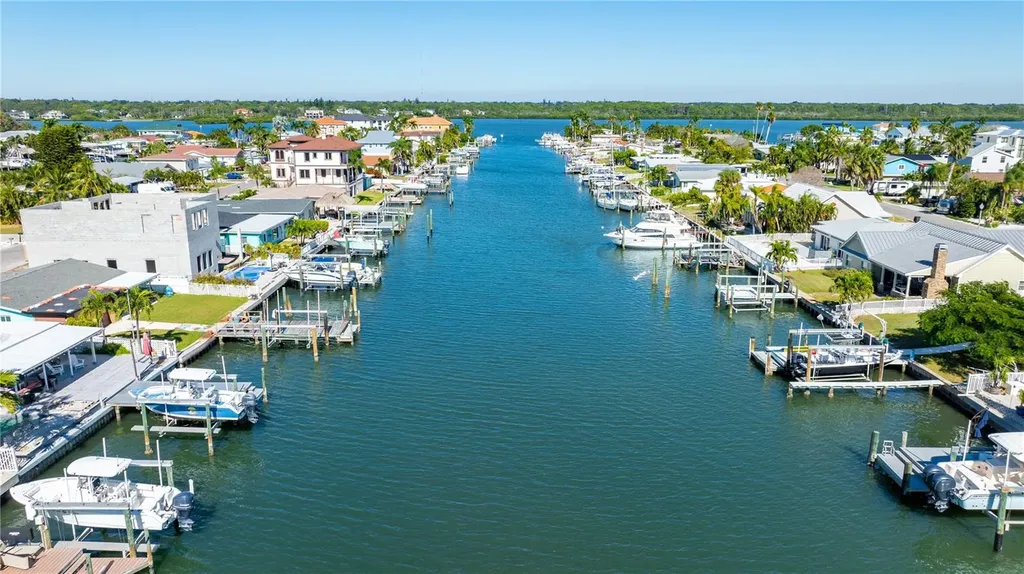 17611 1st Street E Redington Shores FL 33708