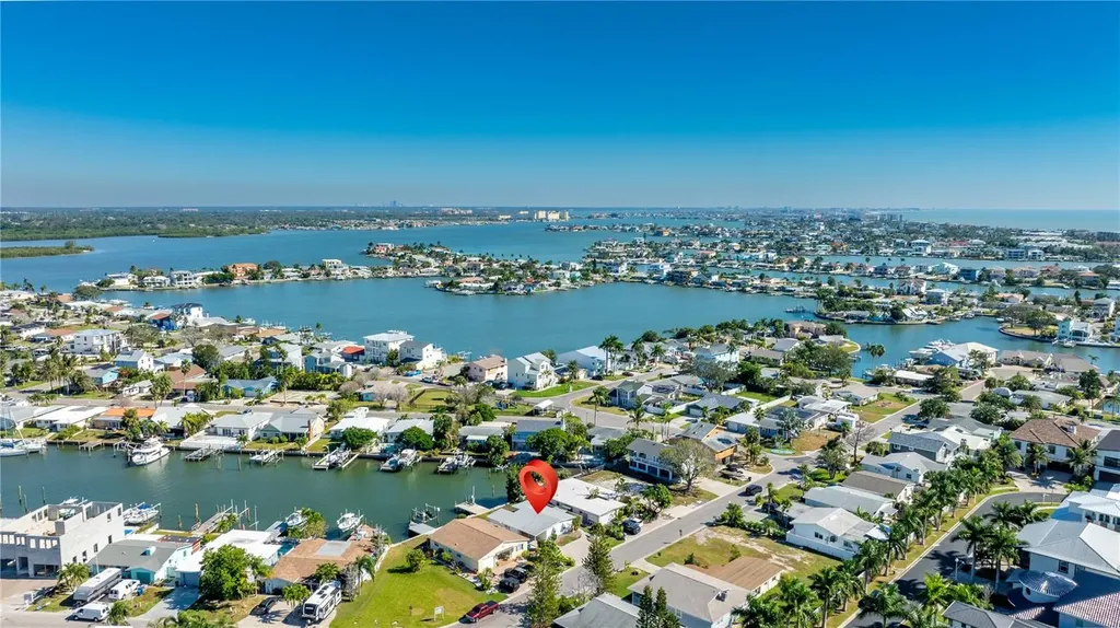 17611 1st Street E Redington Shores FL 33708