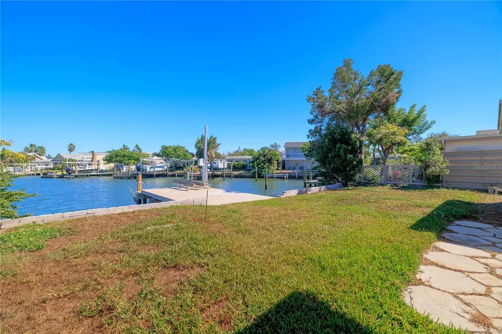 17611 1st Street E Redington Shores FL 33708