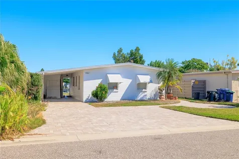 17611 1st Street E Redington Shores FL 33708