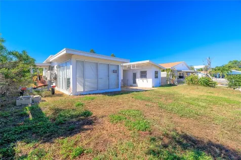 17611 1st Street E Redington Shores FL 33708