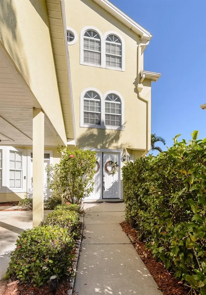 2648 Sabal Springs Drive Clearwater FL 33761