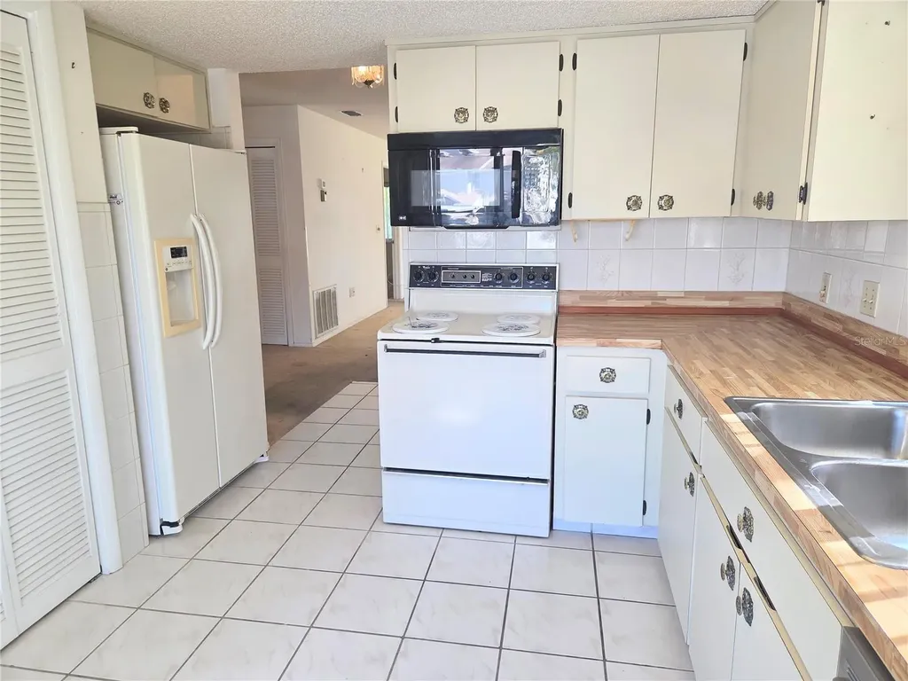 12400 Eagleswood Drive Hudson FL 34667
