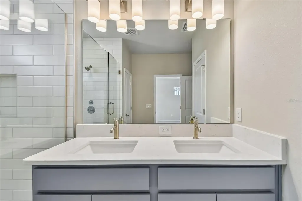 5921 Bristle Oak Street Mount Dora FL 32757
