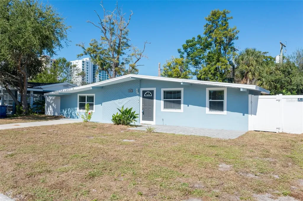 4733 W Wyoming Avenue Tampa FL 33616