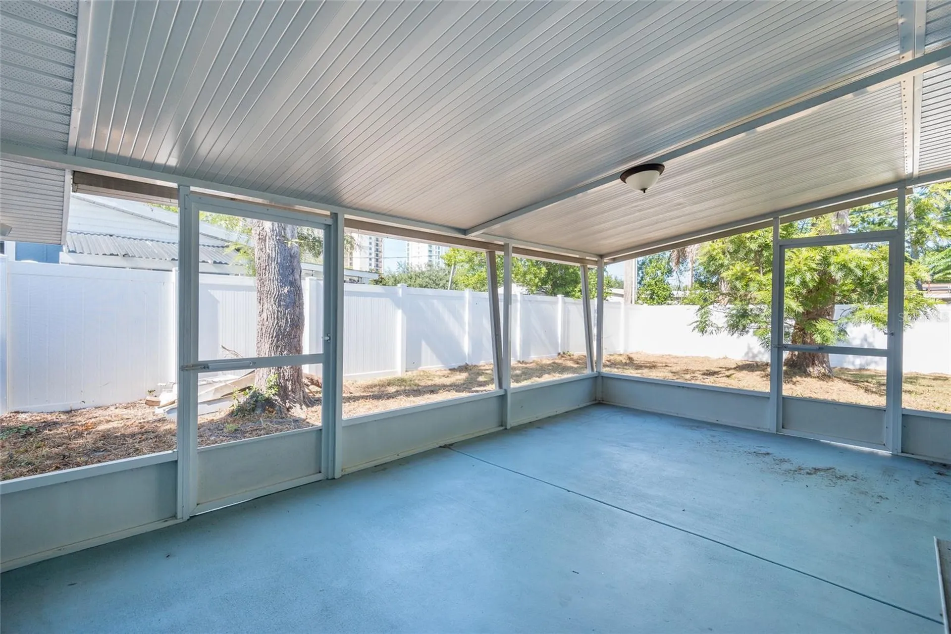 4733 W Wyoming Avenue Tampa FL 33616