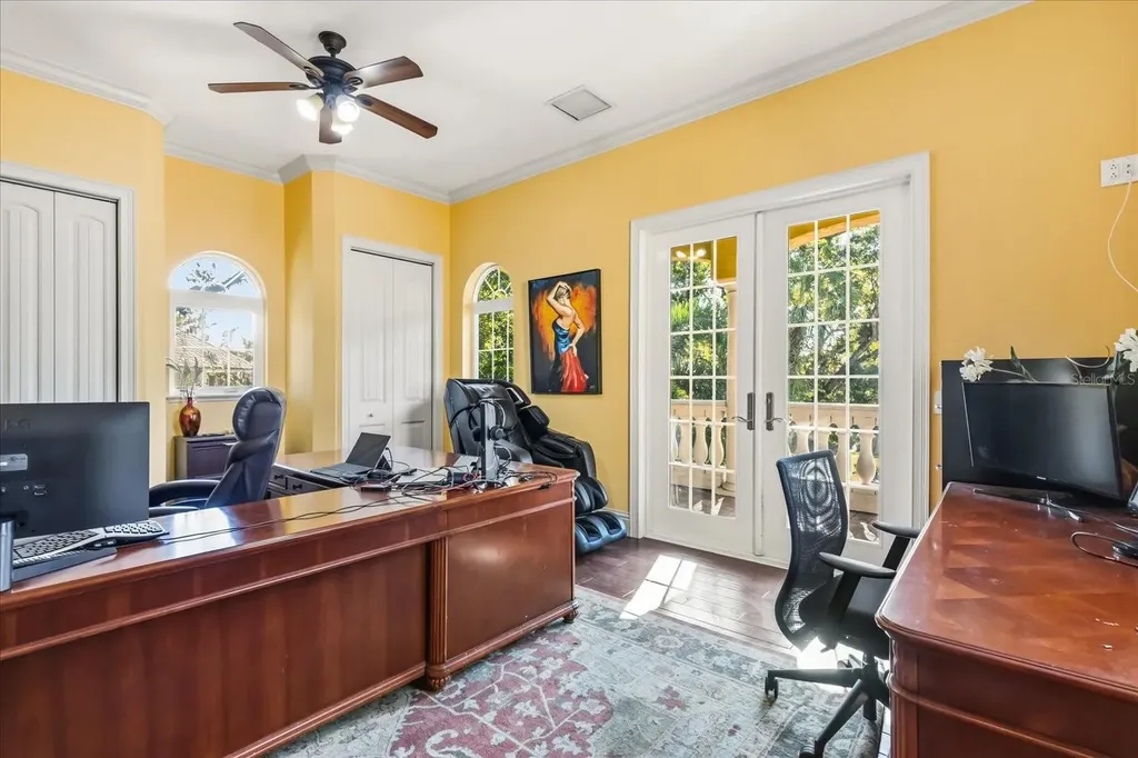 911 Jungle Avenue N St Petersburg FL 33710