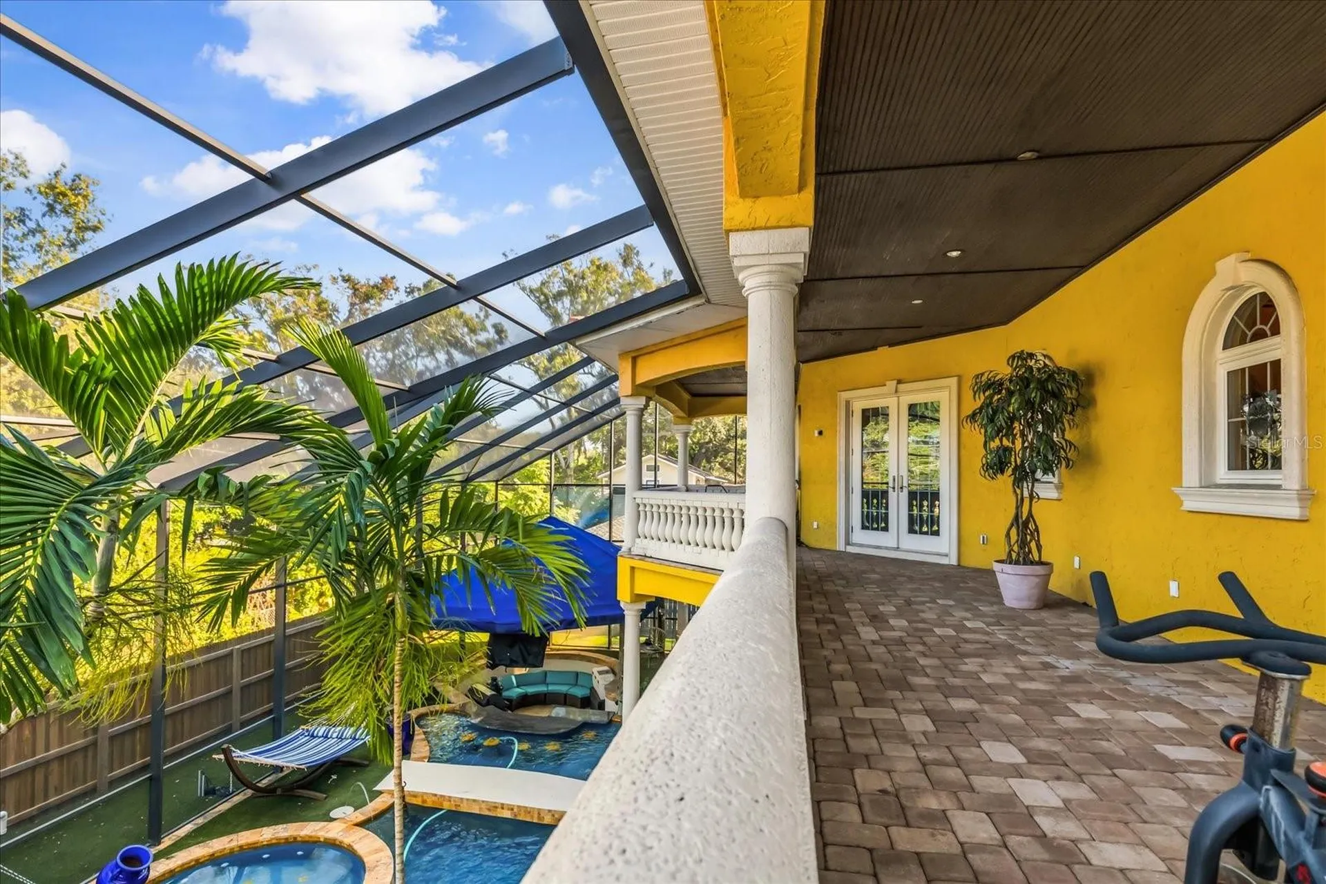 911 Jungle Avenue N St Petersburg FL 33710