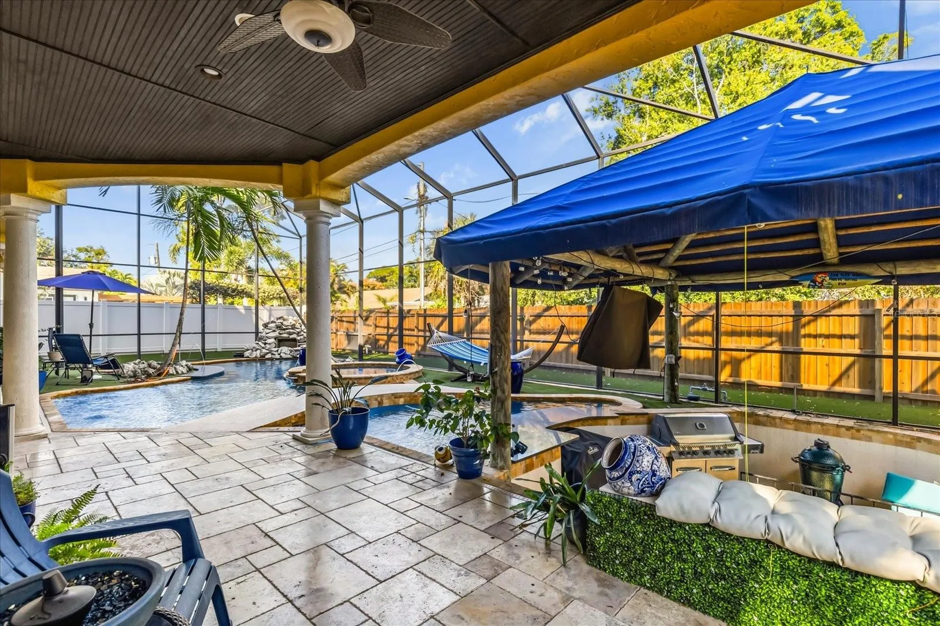 911 Jungle Avenue N St Petersburg FL 33710
