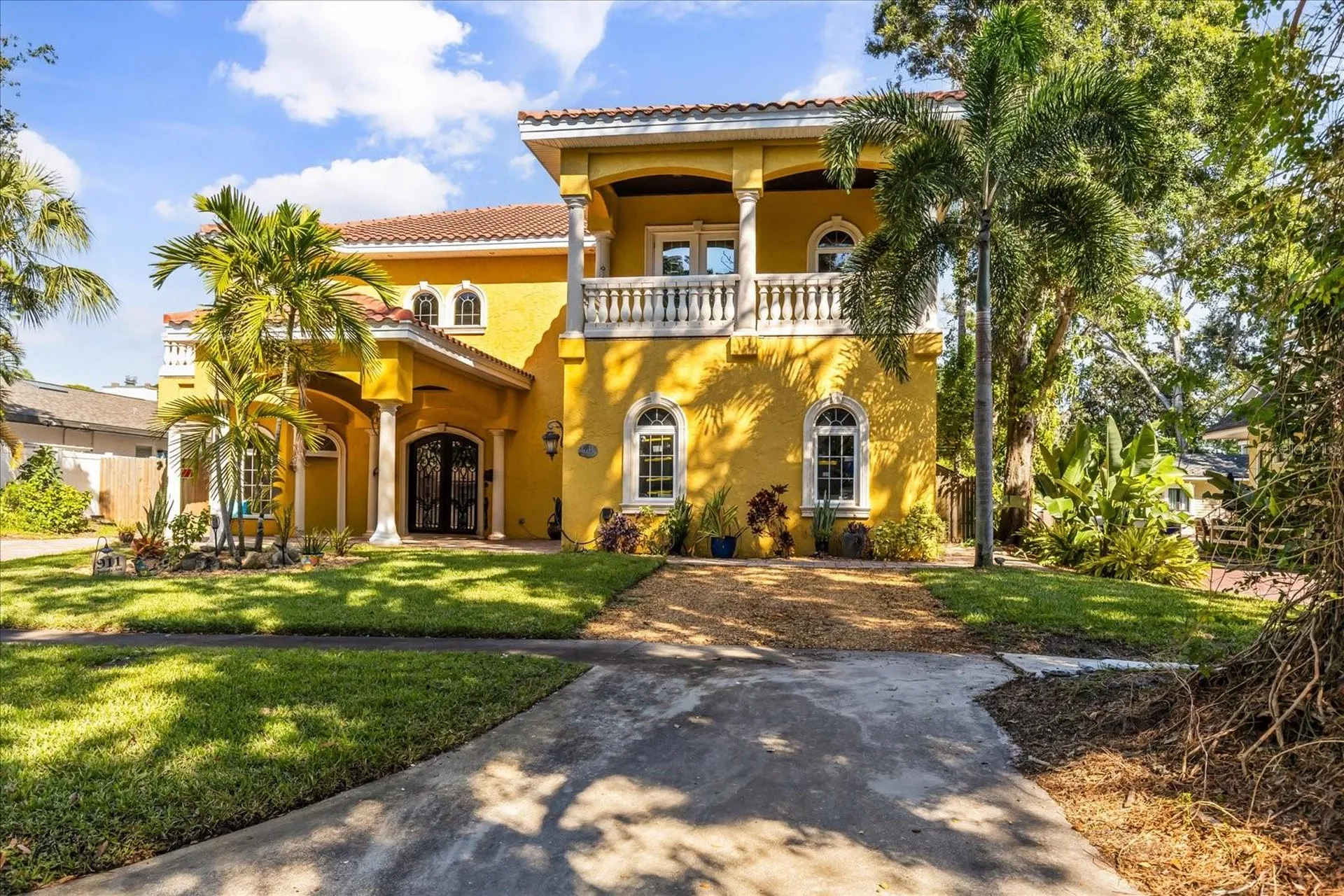 911 Jungle Avenue N St Petersburg FL 33710