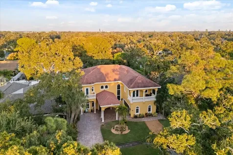 911 Jungle Avenue N St Petersburg FL 33710