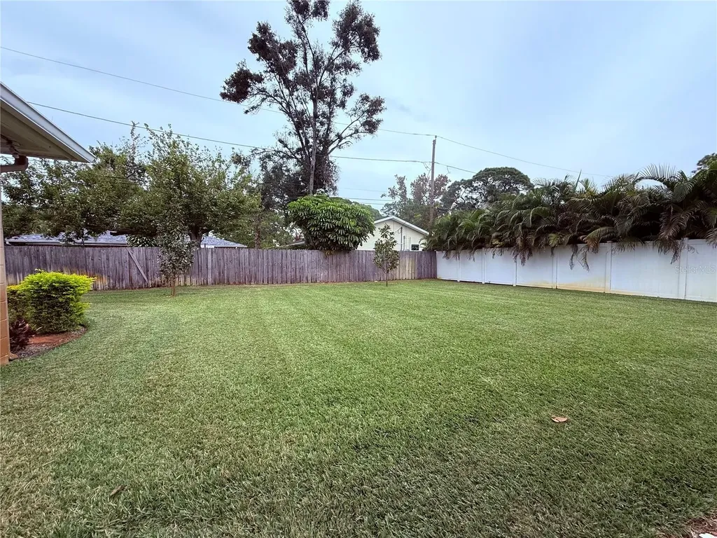 6221 6th Avenue N St Petersburg FL 33710