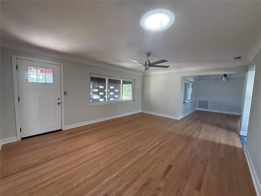 6221 6th Avenue N St Petersburg FL 33710