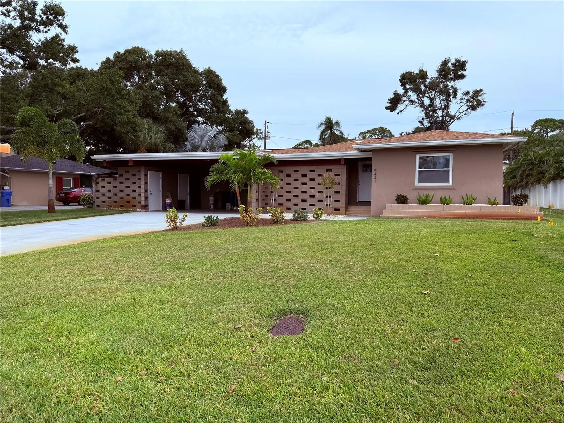 6221 6th Avenue N St Petersburg FL 33710