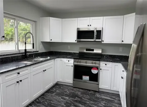 6221 6th Avenue N St Petersburg FL 33710