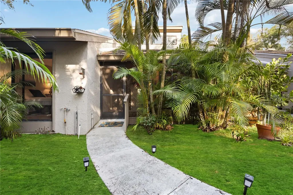 2584 Arboretum Circle Sarasota FL 34232