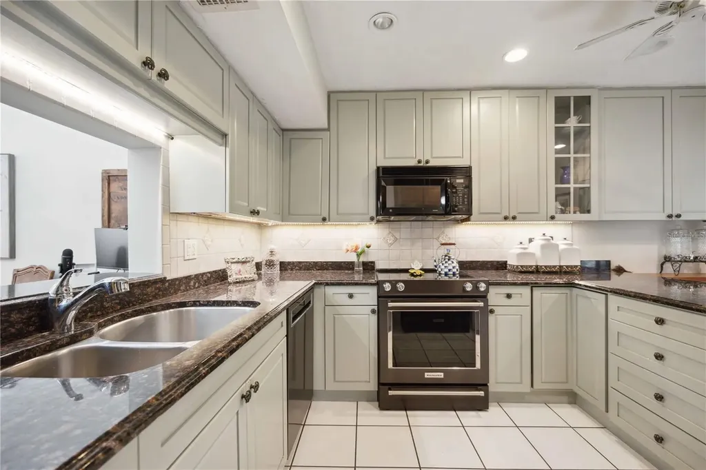 2584 Arboretum Circle Sarasota FL 34232