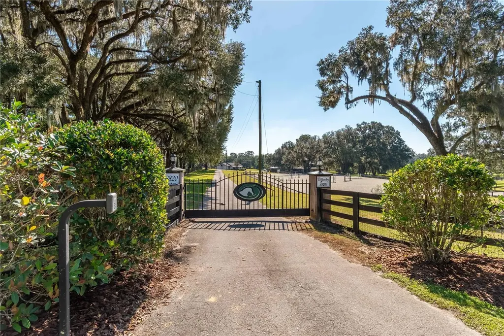 8820 NW 130th Street Reddick FL 32686