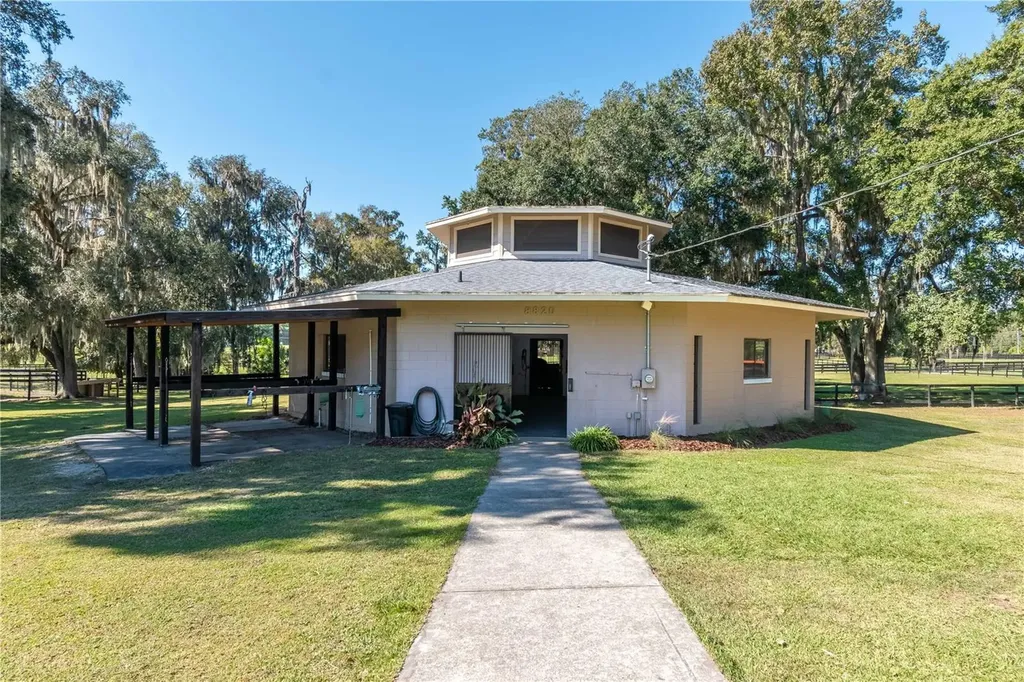 8820 NW 130th Street Reddick FL 32686